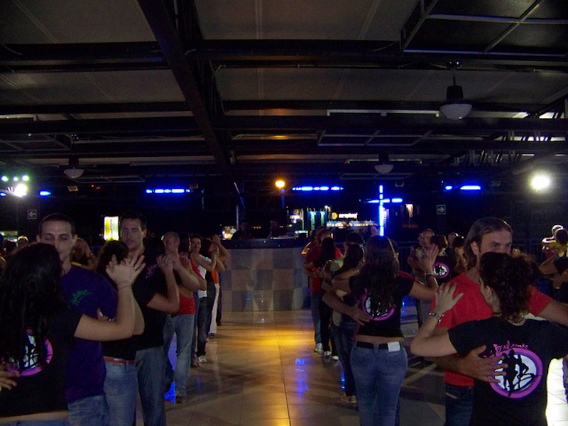 Ballando con i neon
