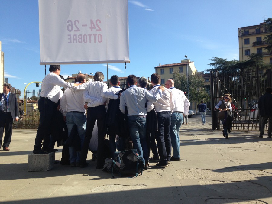 Gufi e camicie bianche