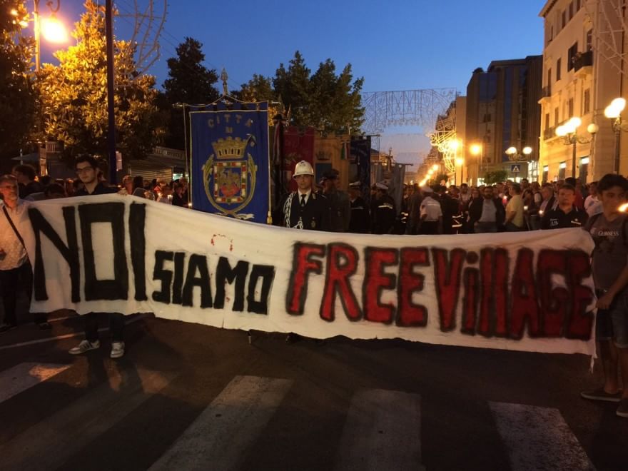 Era un pazzo, no era un eroe